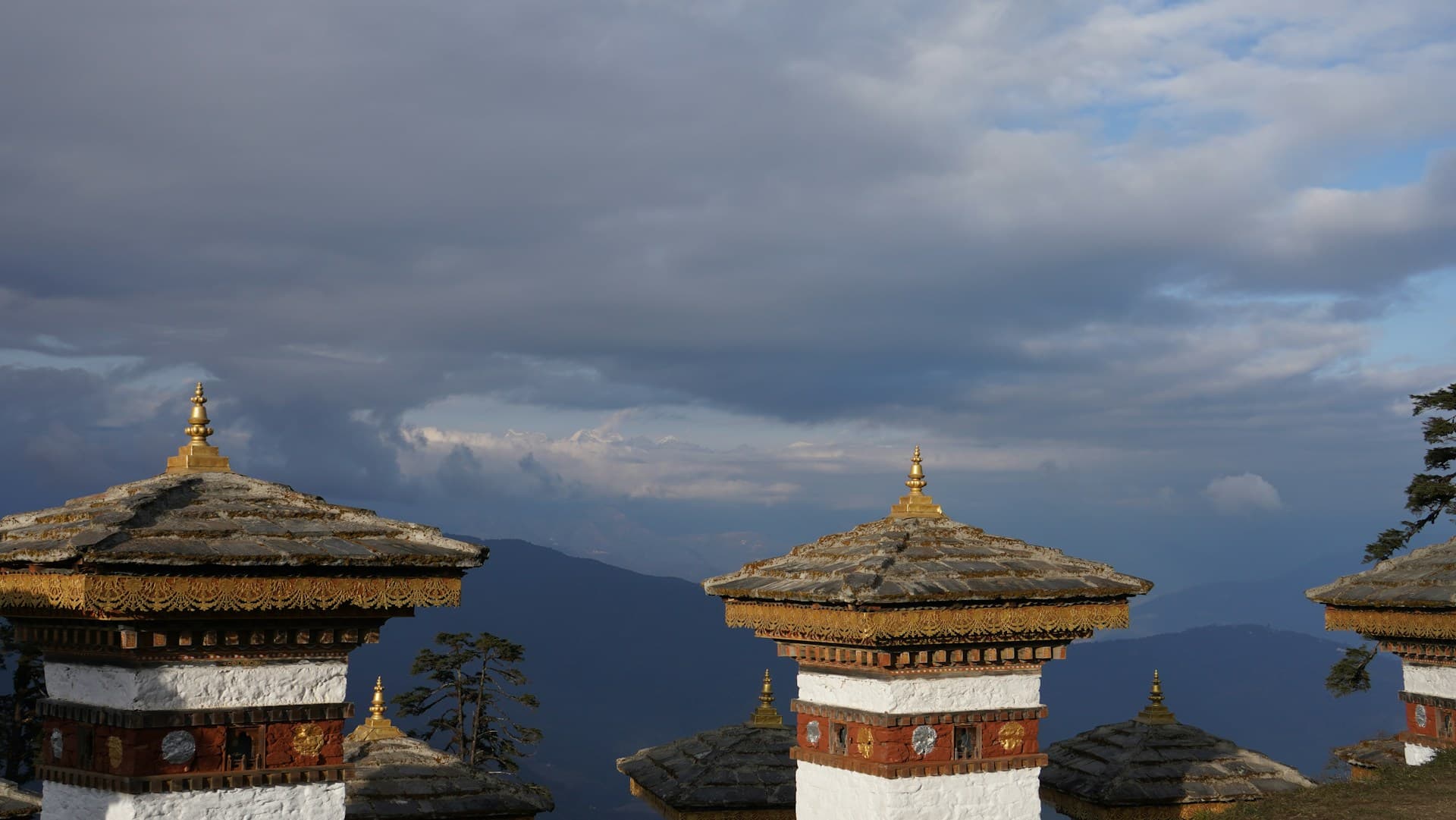 Honeymoon in the Himalayas — gallery image 1